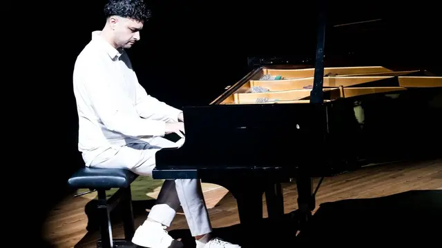 פוסטר של בטרם מילה